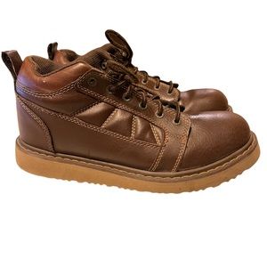 Brahma brown boots size 8.5 used condition. These have the look of Dr martens